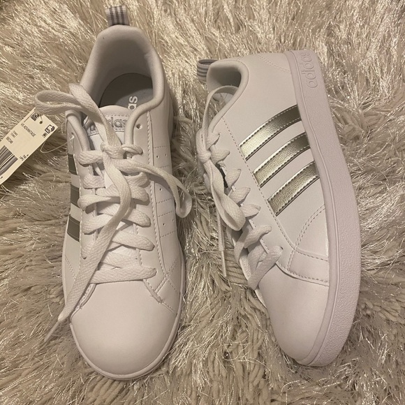 adidas Shoes - Adidas VS Advantage 7 1/2 Women’s (NWB)